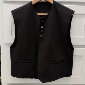Women's Black Sleeveless Jacket